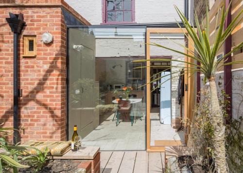 Margate Old Town House | Smugglers Cottage - Unique Old Town Stay