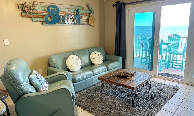Gulf Shores Condo | Snowbird Specials - Gulf Shores Gulf front Corner Condo w/balcony