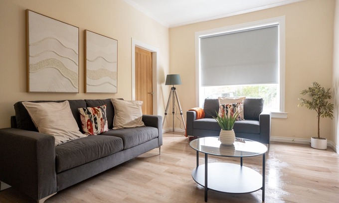 King's Park Apartment | Snug Modern Apartment in Glasgow