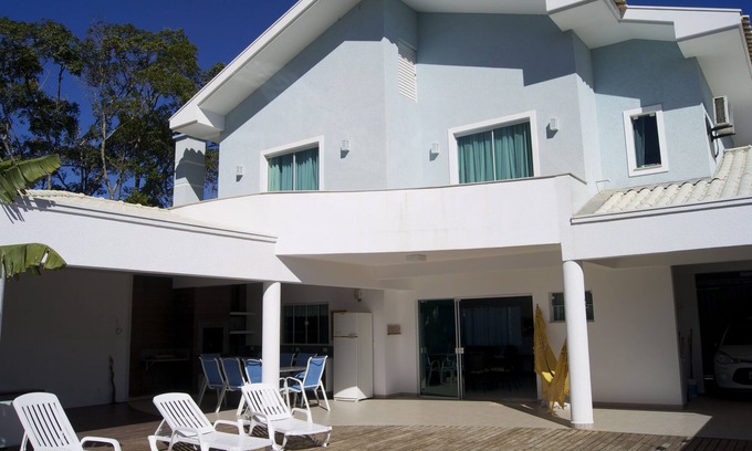 Mariscal House | Sobrado Mariscal with 3 Suites with air conditioning, Swimming pool, Barbecue and wifi