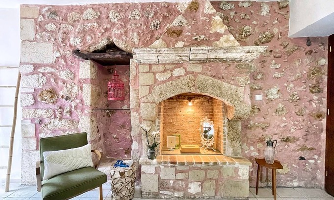 Old Town Rethymnon House | Sohora s Spring Sanctuary - Paradise Courtyard Gem