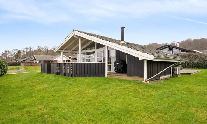 Grønninghoved Strand House | "Sohvi" - 300m from the sea by Interhome