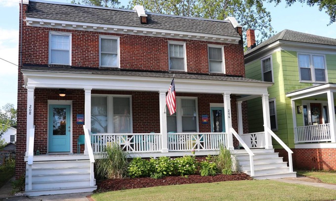 Cape Charles House | Sol Mate: Stunning Sunrises & Sunsets – Family-Friendly & Prime Location!
