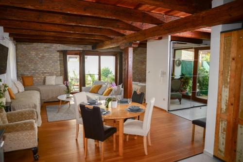 Gyor Apartment | Somos Apartman