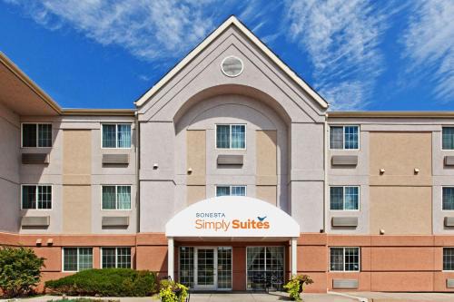 Wichita Hotel | Sonesta Simply Suites Wichita Airport