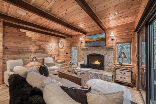 Tahoma House | Songbird Cabin at Chambers by Tahoe Getaways - Pet-Friendly 2 BR with HOA Access