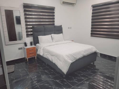Magboro House | Sonia Apartments - Private Room