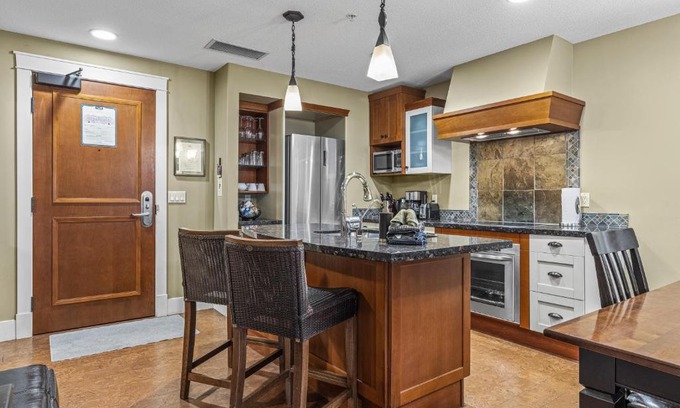 Canmore Apartment | Sophisticated MTN 2 Bedroom Pool Hot Tub managed by Little Sister Getaways