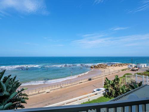 Umdloti Apartment | Sorgente 201 by Host Agents