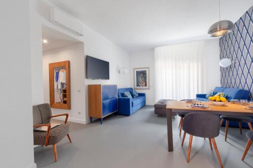 Sorrento City Centre Apartment | SorrentoVibes - Luxury Design Home & Jacuzzi in Heart of Sorrento