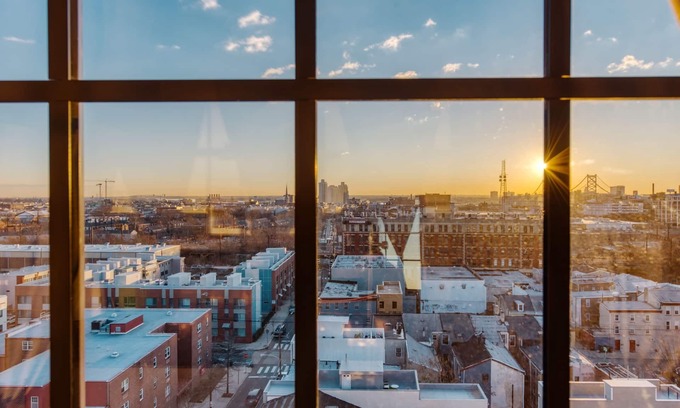 West Poplar Apartment | Sosuite 1BR Penthouse w W D Gym On-site Bar