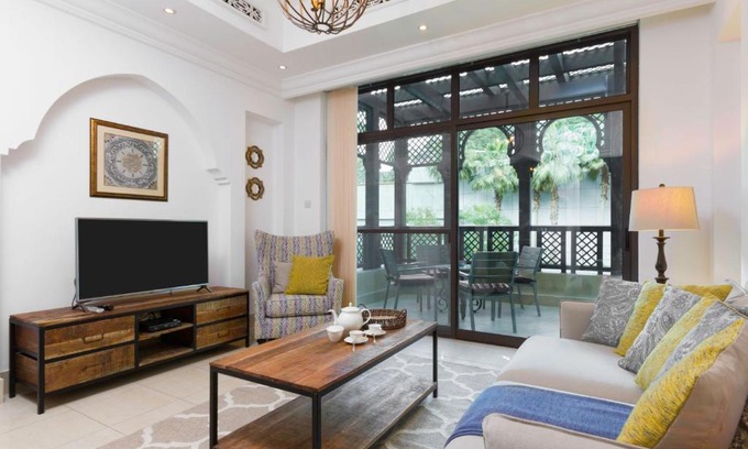 Downtown Dubai Apartment | Souk Al Bahar Al Tajer, Burj Khalifa - Mint Stay