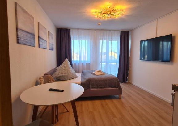 Haunstetten-Siebenbrunn Apartment | South Apartment - Modern & Stylish