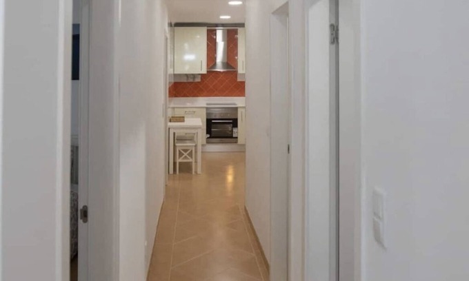 Cacilhas House | South Lisbon Guest Apartment