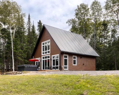 Saint-Michel-des-Saints Ski Chalet | Spa Nature & Adventure - Rustique Chalet