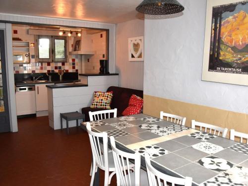 Pralognan-la-Vanoise Apartment | Spacieux 3 pièces en rez-de-chaussée, idéalement situé, proche ESF et téléphérique - FR-1-464-154
