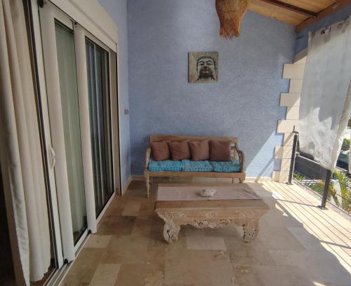 Carosse Apartment | Spacieux appart T3 à st gilles les bains 80 m2, grande varangue, plage
