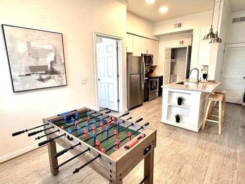 Montrose Apartment | Spacious 2b, 2b apartment in the heart of Midtown