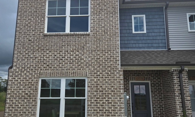 Normal House | Spacious 3-bedroom townhome just minutes from downtown Hsv, Redstone Arsenal.