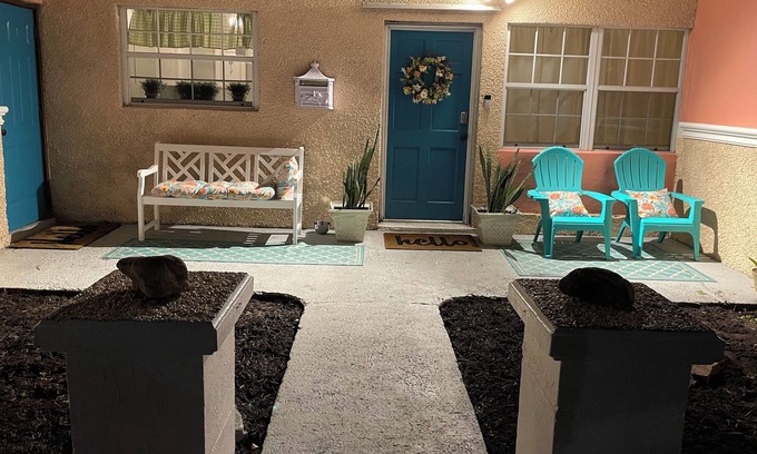 Driftwood House | Spacious 3-bedroom 2-bath house only 0.3 miles from the Hard Rock Hotel!