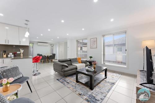 Fairfield East House | Spacious 3 Beds House with Parking in Fairfield