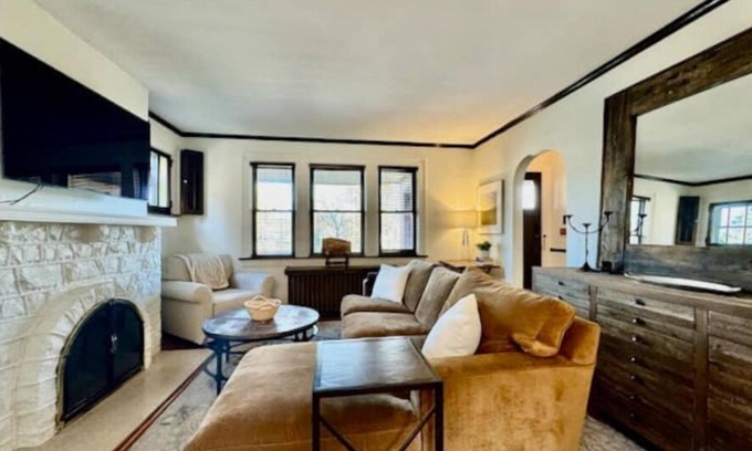 Mount Lebanon House | Spacious 3BR Home w/Movie Theater!nn
