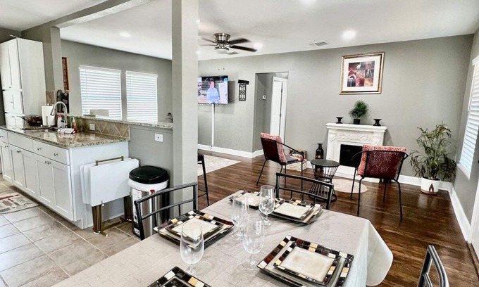 Jefferson House | Spacious 3BR Woodlawn Home Med Center Area Extended Stay Wi-Fi W/D SA