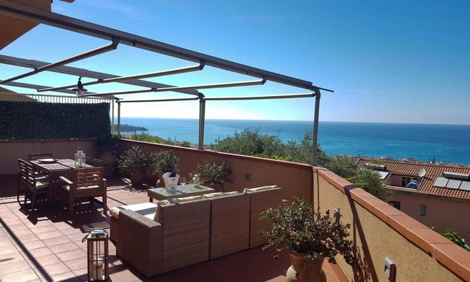 Cefalu Apartment | Spacious 4 Bedroom Apartment With Terrace And View