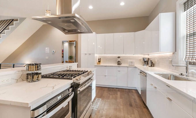 Mid-City Condo | Spacious 4BR 10 Min to French Quarter