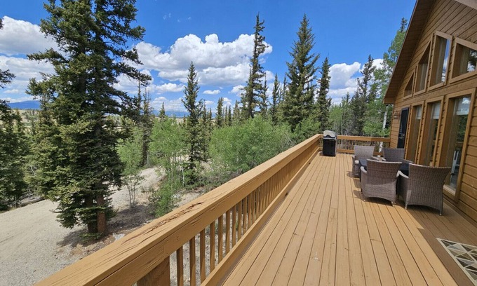 Indian Mountain Cabin | Spacious 4BR Cabin | 2 Living Areas | Deck w/Grill