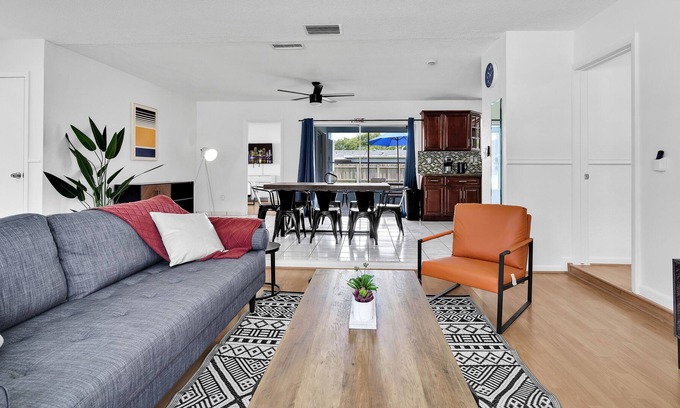 Boulevard Heights House | Spacious 4BRS Home, Relax Backyard close to Casino