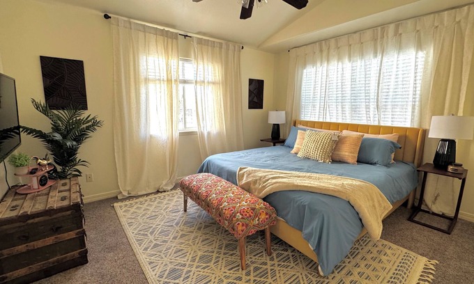 Colorado Springs House | Spacious 5-bd house, close to the Broadmoor Hotel in beautiful Colorado Springs