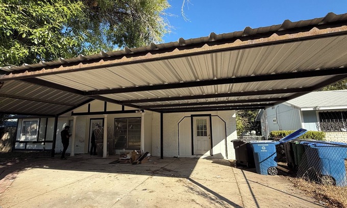 Southside House | Spacious 5-bedroom bungalow with WiFi, AC in charming San Antonio