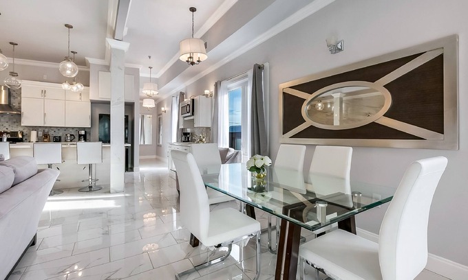 Faubourg Lafayette Condo | Spacious 5BD Penthouse in NOLA