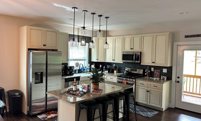 Nellysford House | Spacious 6-bedroom house in Mtns of Nellysford Spacious and Private AC, WiFi