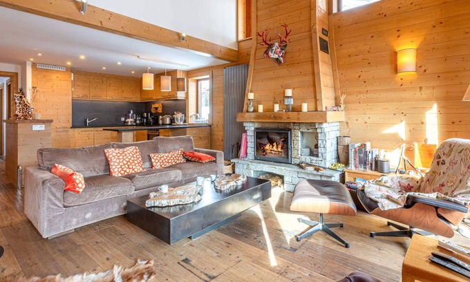 Le Cret Apartment | Spacious and Luxurious 5-Room Apartment with Fireplace in Val-d'Isère