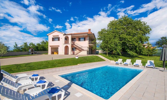 Zabrezani Villa | Spacious and private pool Villa, parking, wifi, fenced