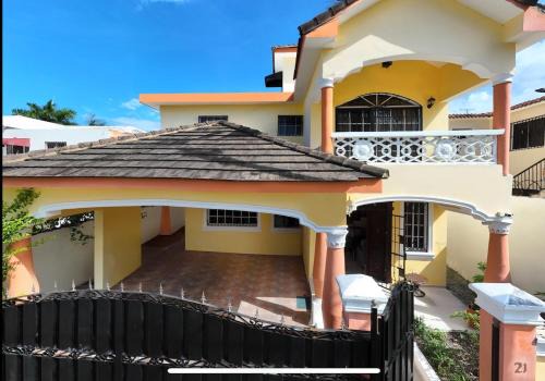 Barrio Las Yaguitas Villa | Spacious and secure villa