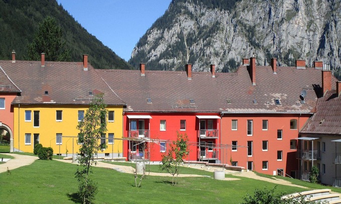 Eisenerz Apartment | Spacious apartment in Styria with garden view