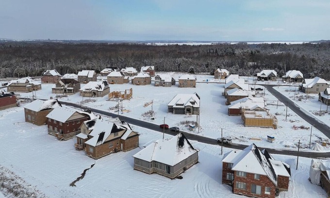 Carrying Place House | Spacious Brand New 4-Bed Retreat in Quinte West