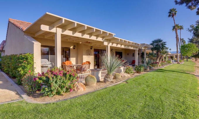 Palm Desert Apartment | Spacious Condo with Mtn Views in Palm Desert!