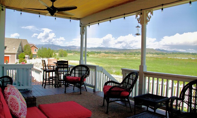 Longmont House | Spacious Home on Lake w/Rocky Mountain Views - 15 Min to Boulder
