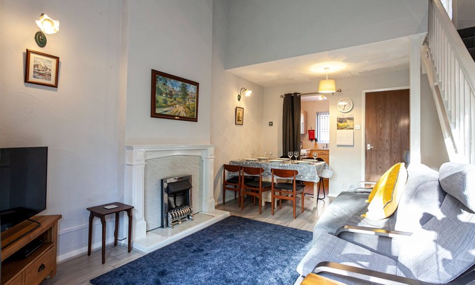 Sheffield Ski Chalet | Spacious House in Sheffield Close to City Centre