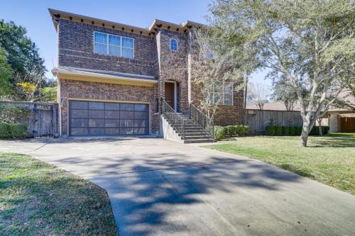 Houston House | Spacious Houston Home about 12 Mi to Downtown!