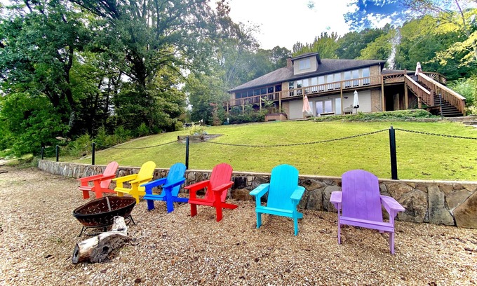 Linn Creek House | Spacious Lake of the Ozark Home w/Large Dock, Hot Tub, and Yard
