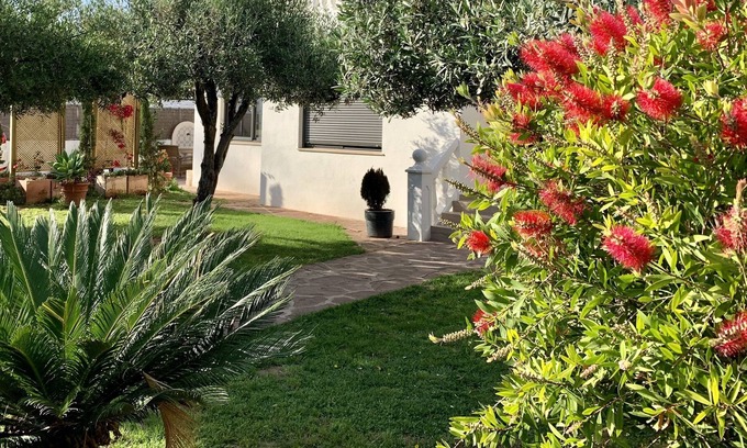 Castello de la Plana House | Spacious Mediterranean Villa with Pool