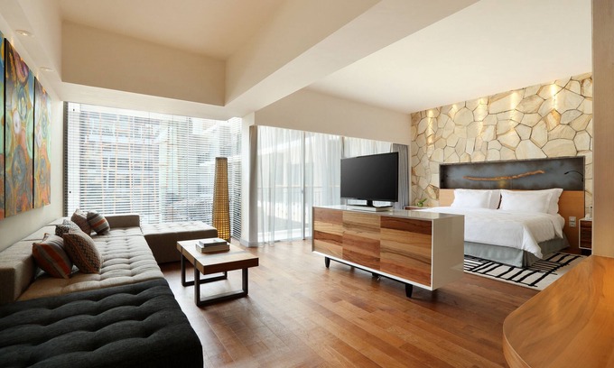Central Seminyak Apartment | Spacious Modern Suite with Free Minibar Items (T Sand Suite24)