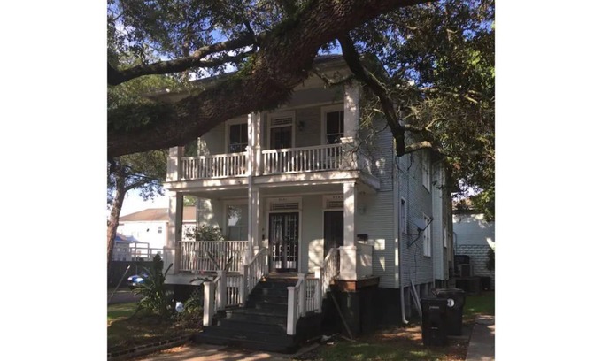 Broadmoor Condo | Spacious Napoleon Ave Condo (Gold)