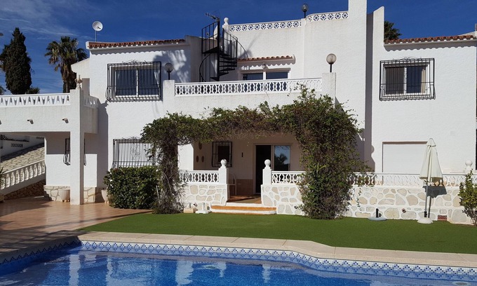L'Alfas del Pi House | Spacious, quiet and private for up to 10 guests