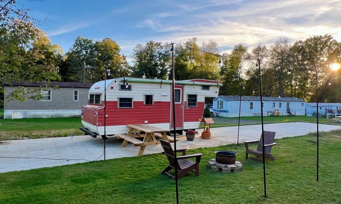 Springboro House | Spacious, Vintage Restored Camper! Sleeps 5, Quiet Campsite, Near Fishing.